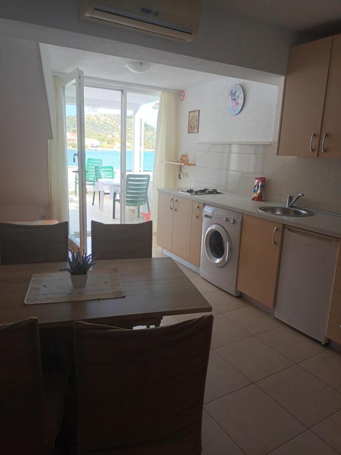 Volat Apartments Betina  Exterior photo