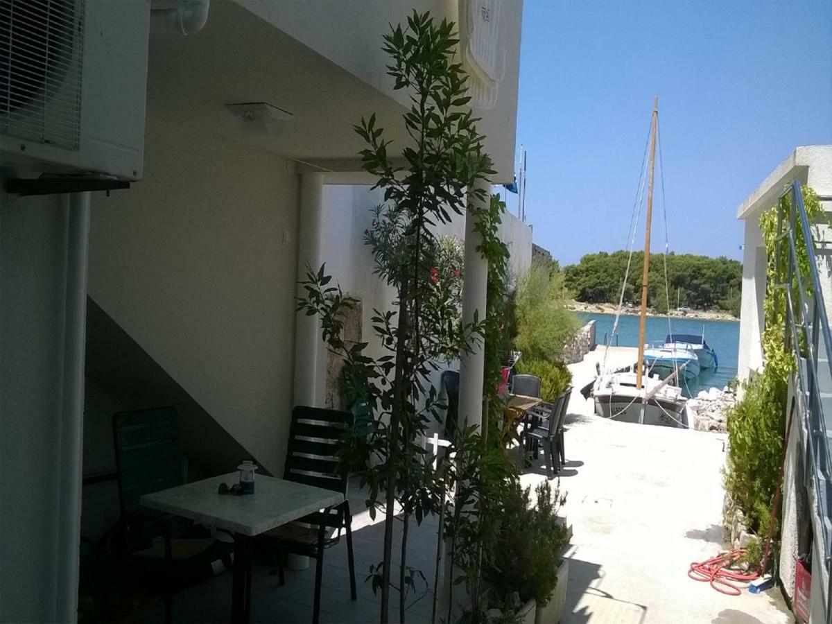 Volat Apartments Betina  Exterior photo